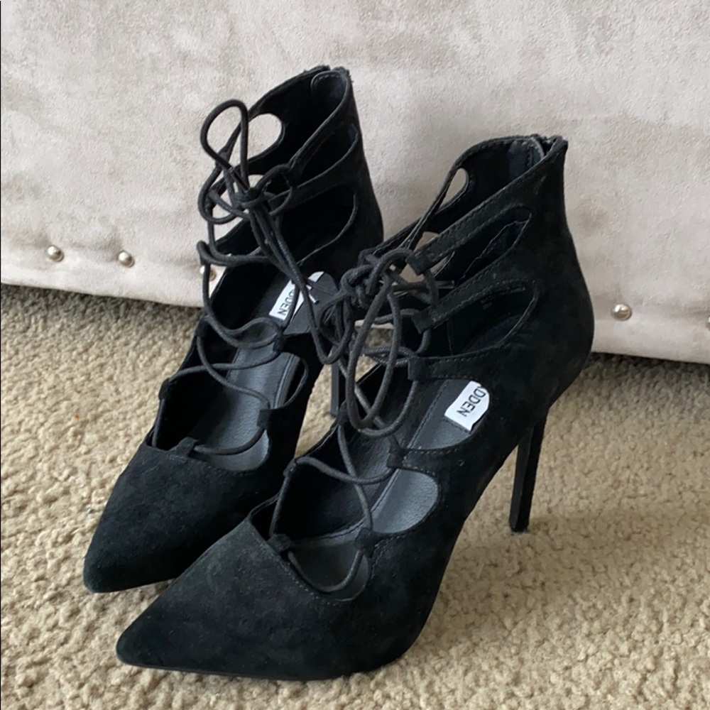 steve madden suede pumps